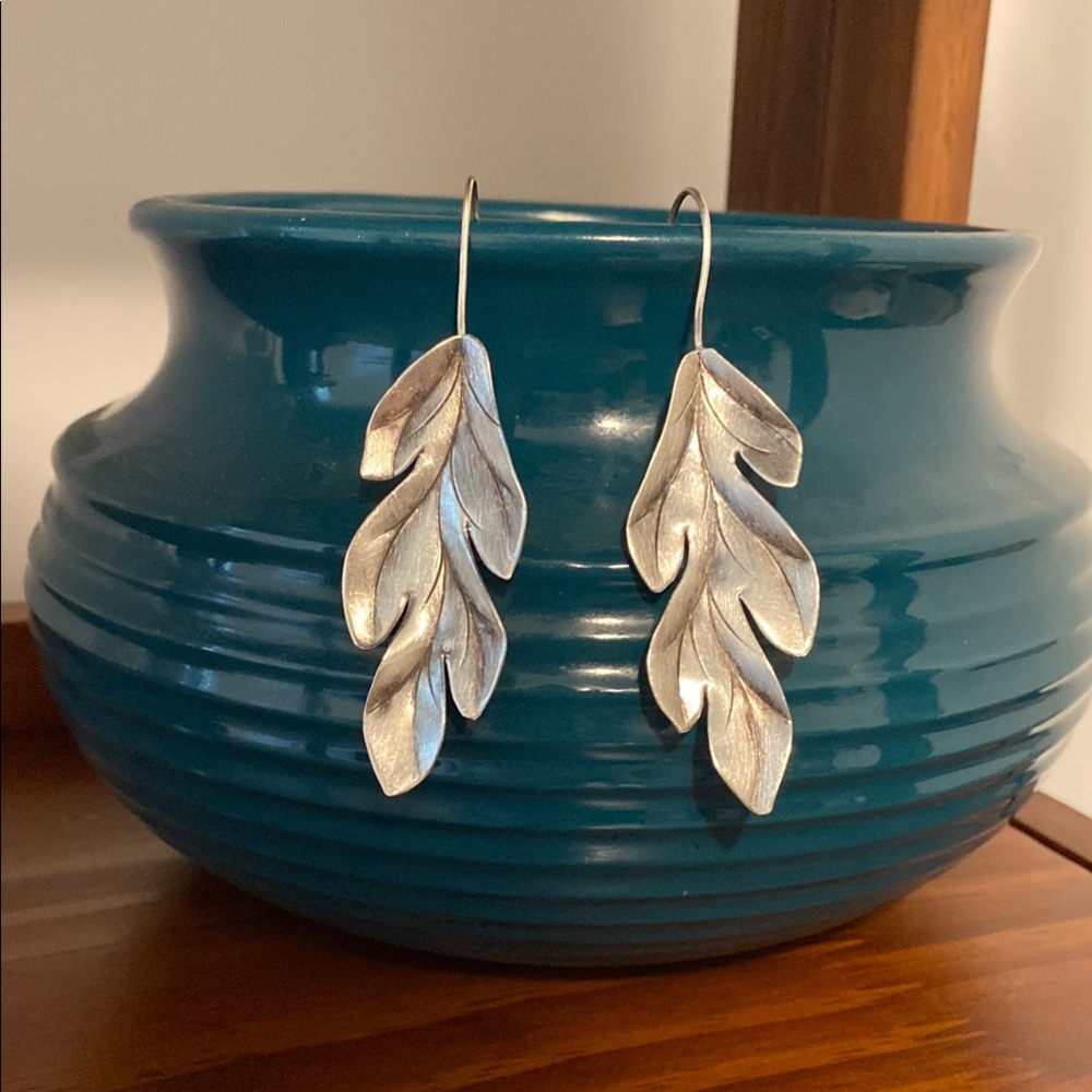 Silver leaf earrings - Picture 1 of 4